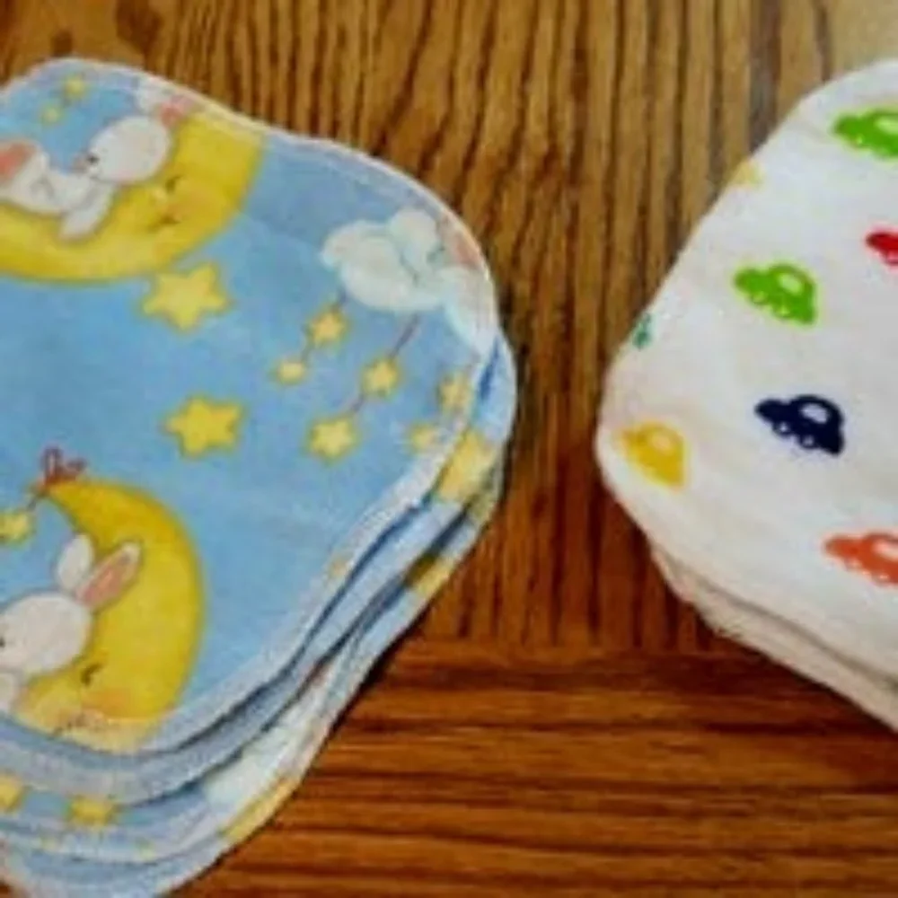 12 white car blue bunny wipes